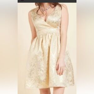 Liza Luxe Elegant Cream & Gold Midi Dress‎